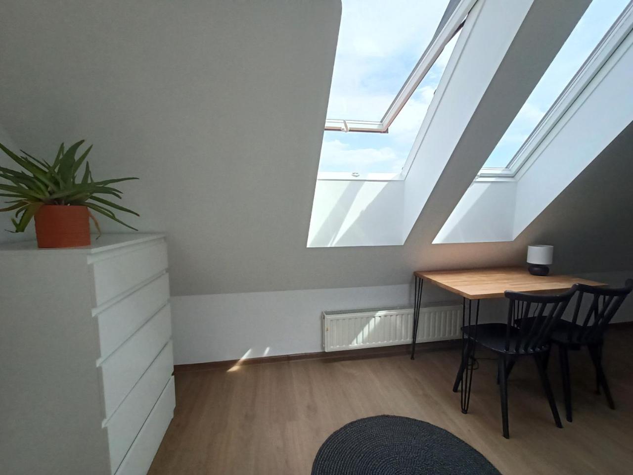 Lemuria Pokoje Hostel Chojnowska A Legnica Ngoại thất bức ảnh