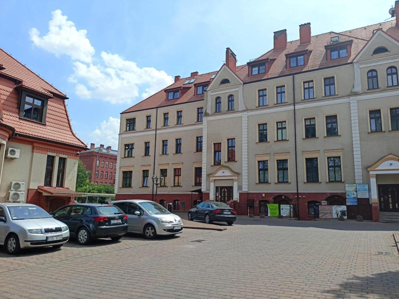 Lemuria Pokoje Hostel Chojnowska A Legnica Ngoại thất bức ảnh