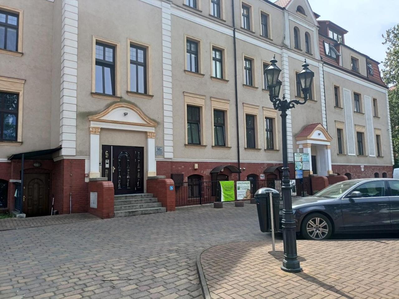 Lemuria Pokoje Hostel Chojnowska A Legnica Ngoại thất bức ảnh