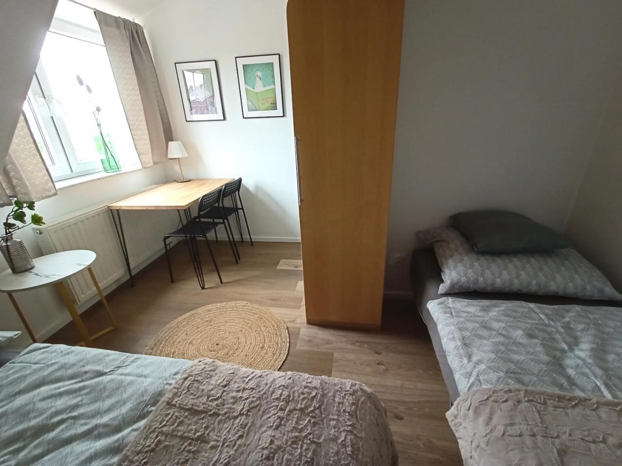 Lemuria Pokoje Hostel Chojnowska A Legnica Ngoại thất bức ảnh