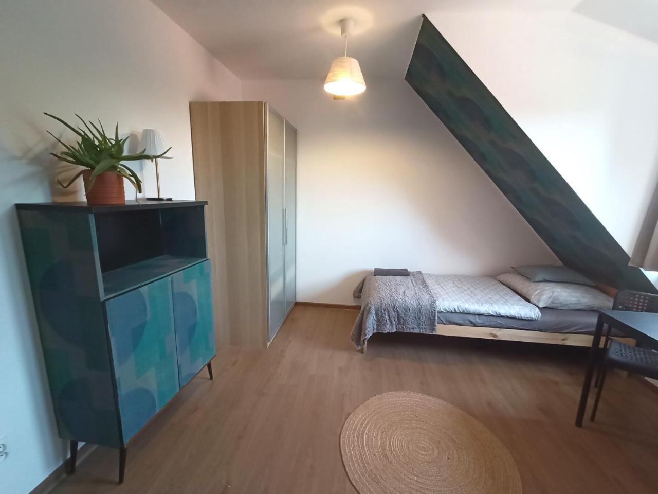 Lemuria Pokoje Hostel Chojnowska A Legnica Ngoại thất bức ảnh