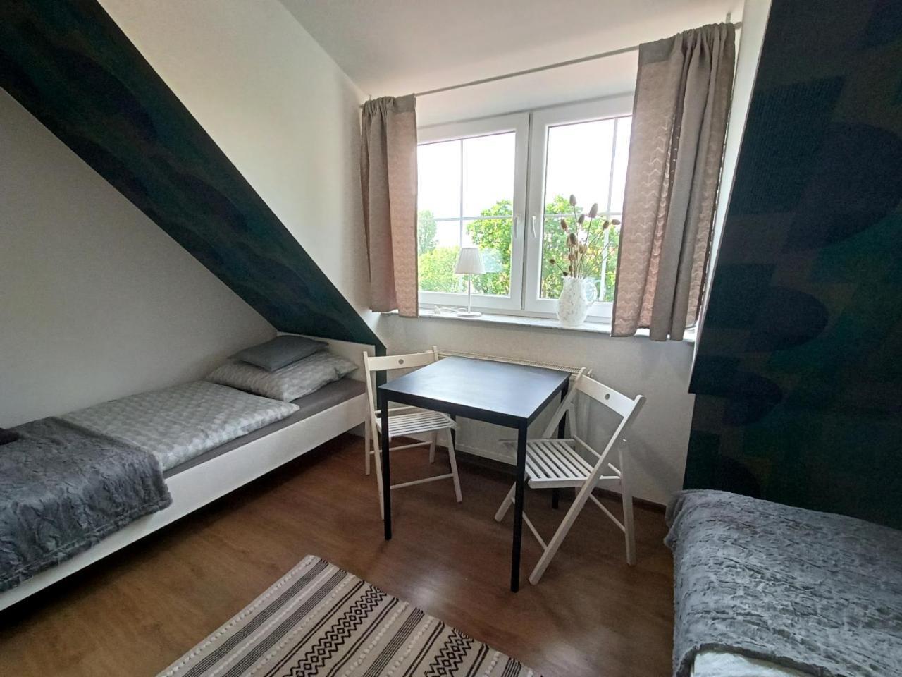Lemuria Pokoje Hostel Chojnowska A Legnica Ngoại thất bức ảnh