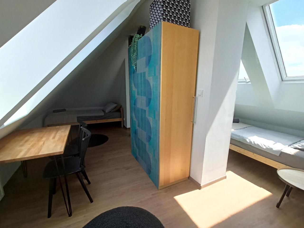 Lemuria Pokoje Hostel Chojnowska A Legnica Ngoại thất bức ảnh