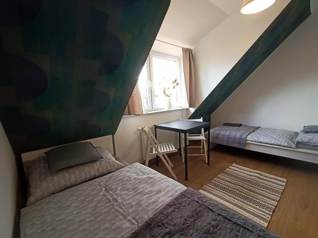 Lemuria Pokoje Hostel Chojnowska A Legnica Ngoại thất bức ảnh