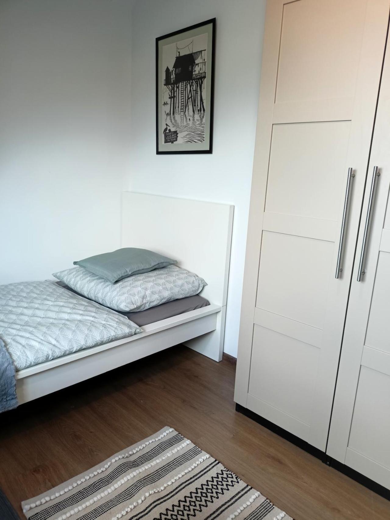 Lemuria Pokoje Hostel Chojnowska A Legnica Ngoại thất bức ảnh